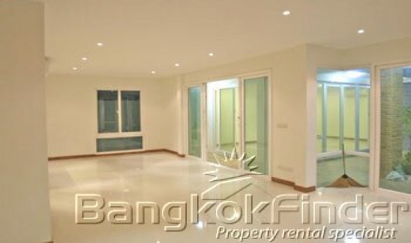 4 Bedrooms, 一戸建て, 賃貸物件, Pattanakarn 61, 4 Bathrooms, Listing ID 463, Bangkok, Thailand,