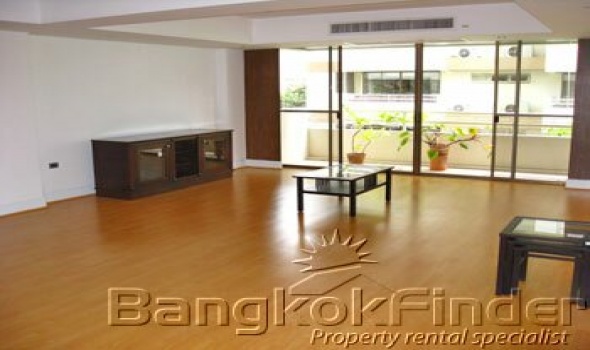 4 Bedrooms, アパートメント, 賃貸物件, 11 Soi 41， Sukhumvit Rd.，, 5 Bathrooms, Listing ID 972,  Klongton-Nua, Bangkok, Thailand, 10110,