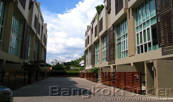 4 Bedrooms, 一戸建て, 賃貸物件, Parklane, 5 Bathrooms, Listing ID 1458, Bangkok, Thailand,